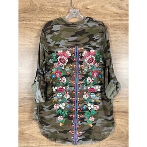 Andree by Unit Camo Embroidered Floral Shirt Womens Medium Rayon Tunic